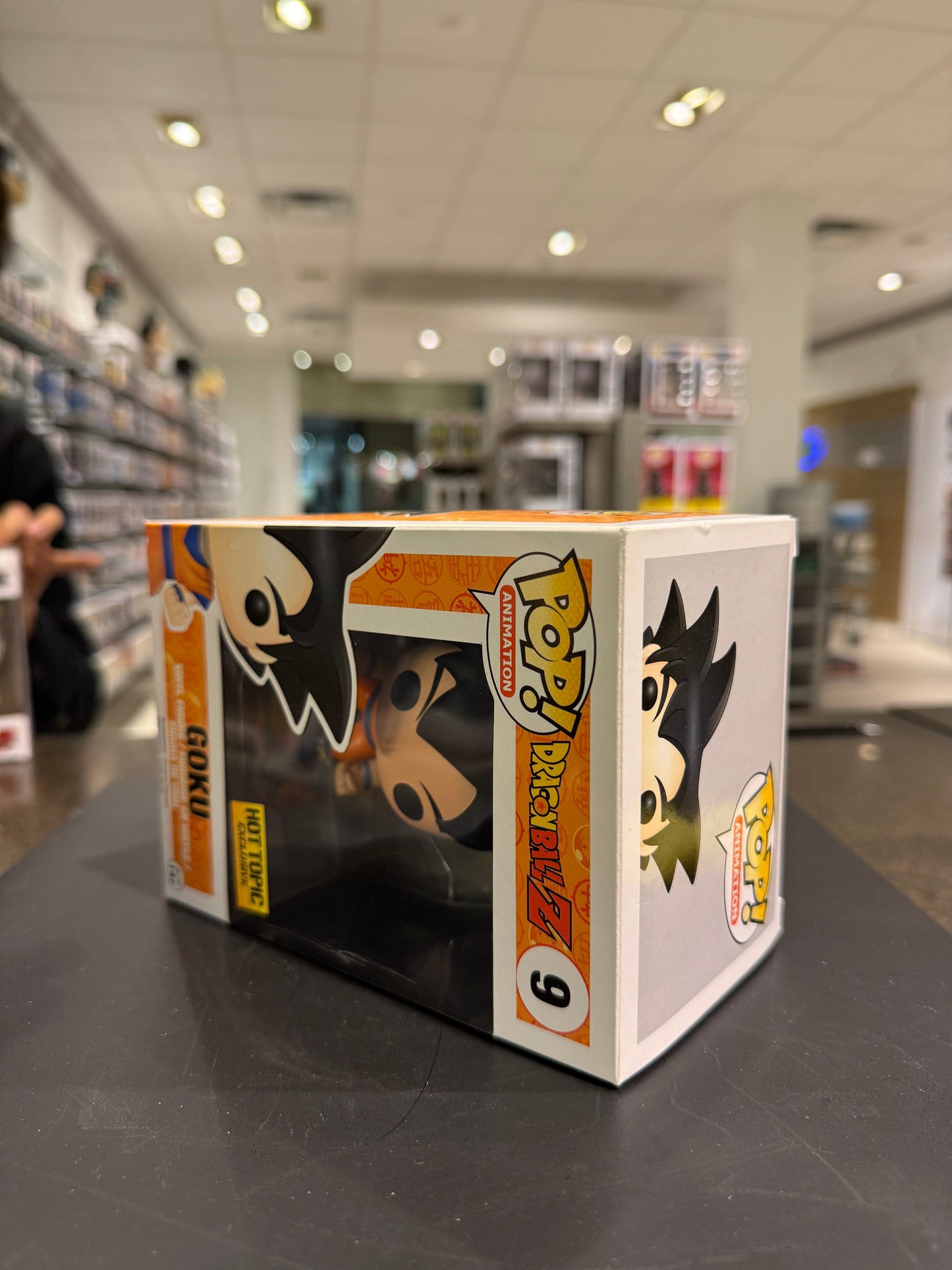 Funko Pop! Dragon Ball Z - Goku Hot Topic 9